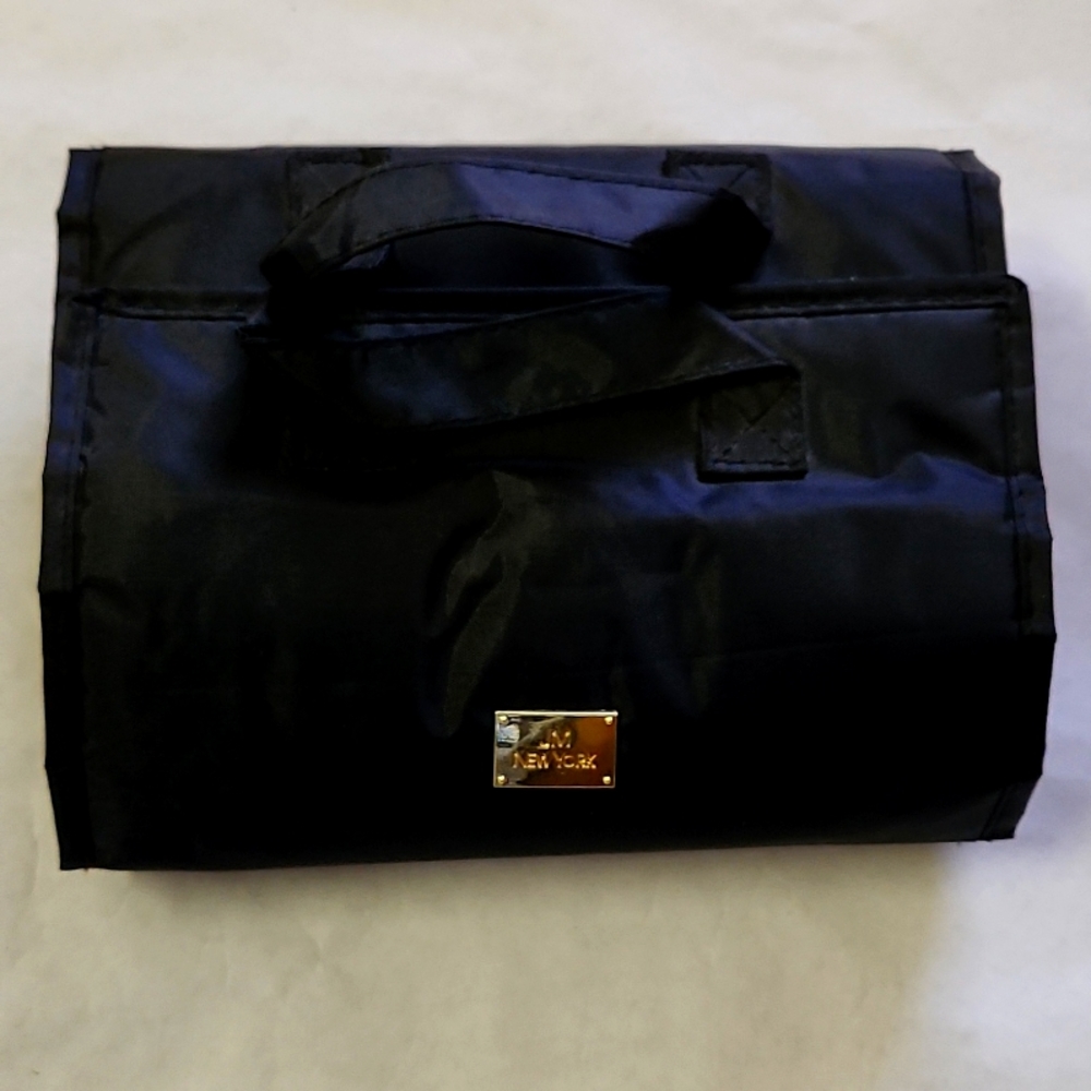 JM New York make up holder